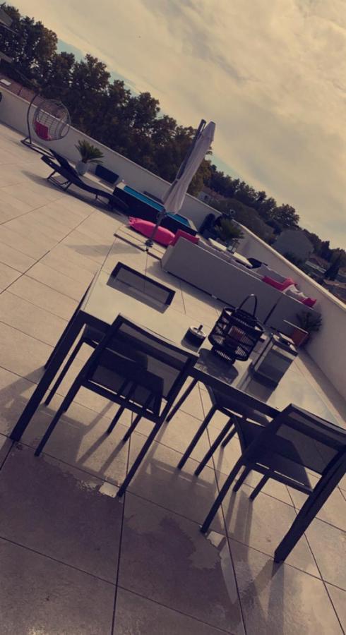 Appartement Rooftop Avec Piscine Avignon Exteriör bild
